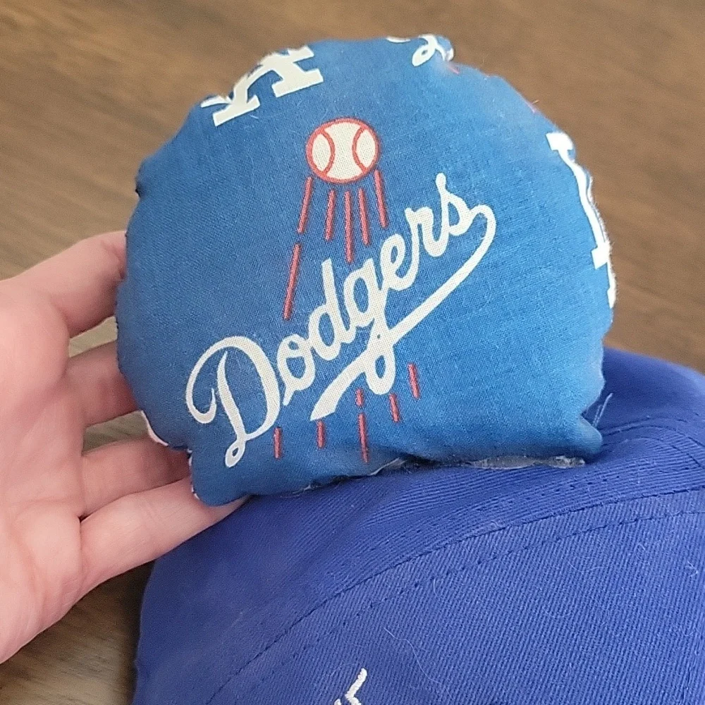Los Angeles Dodgers Women's Blue Baseball Cap with Ear Accents - Picture 4 of 12